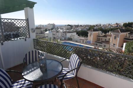Amplio Apartamento Con Piscina Cerca De La Playa Nerja Extérieur photo