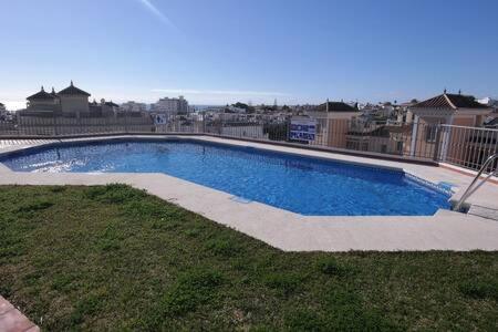 Amplio Apartamento Con Piscina Cerca De La Playa Nerja Extérieur photo