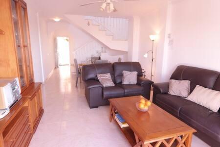 Amplio Apartamento Con Piscina Cerca De La Playa Nerja Extérieur photo